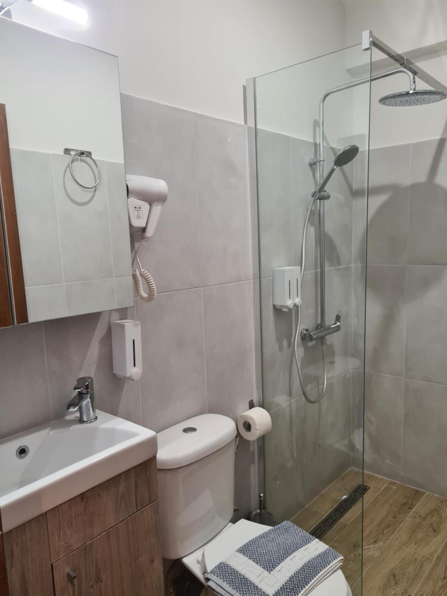 Este Luxury Apartments Kriopijí Kültér fotó